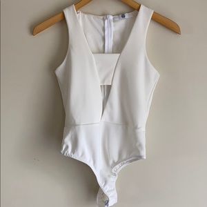 MOVING SALE ‼️ Missguided White bodysuit